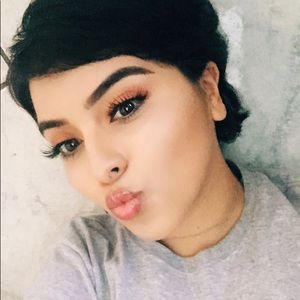 Meet your Posher, Lorena